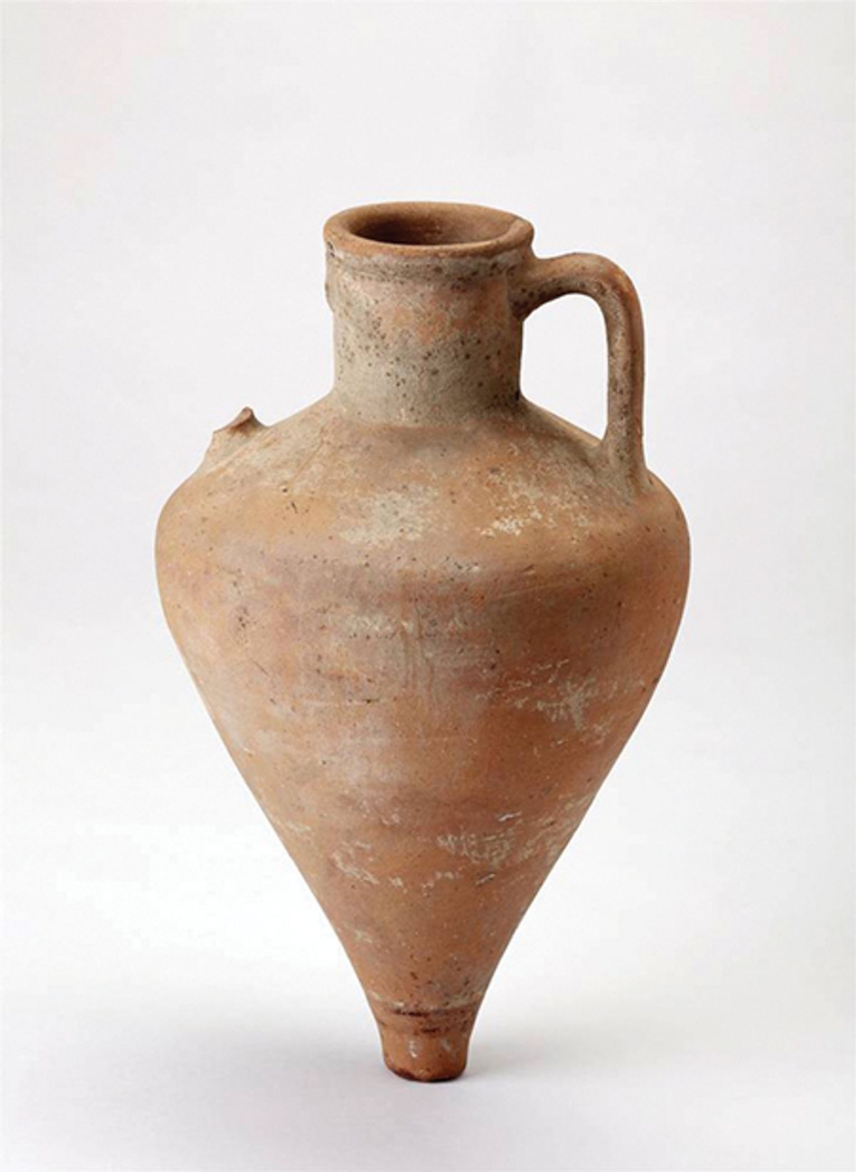 Three amphorae are among the artefacts being returned to the historical museum in Temryuk © Salzburg Museum