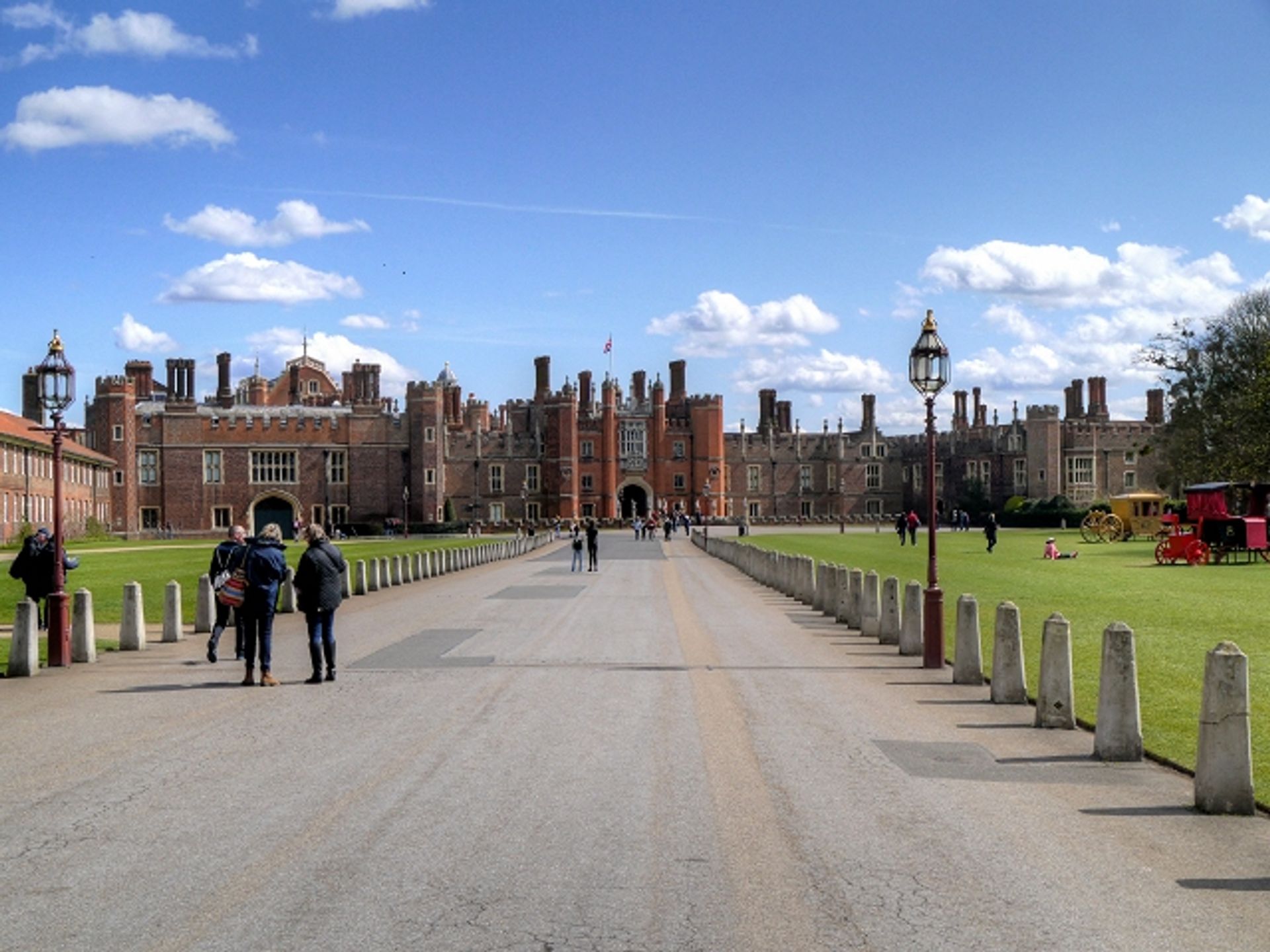 Hampton Court Palace Photo: © David Dixon