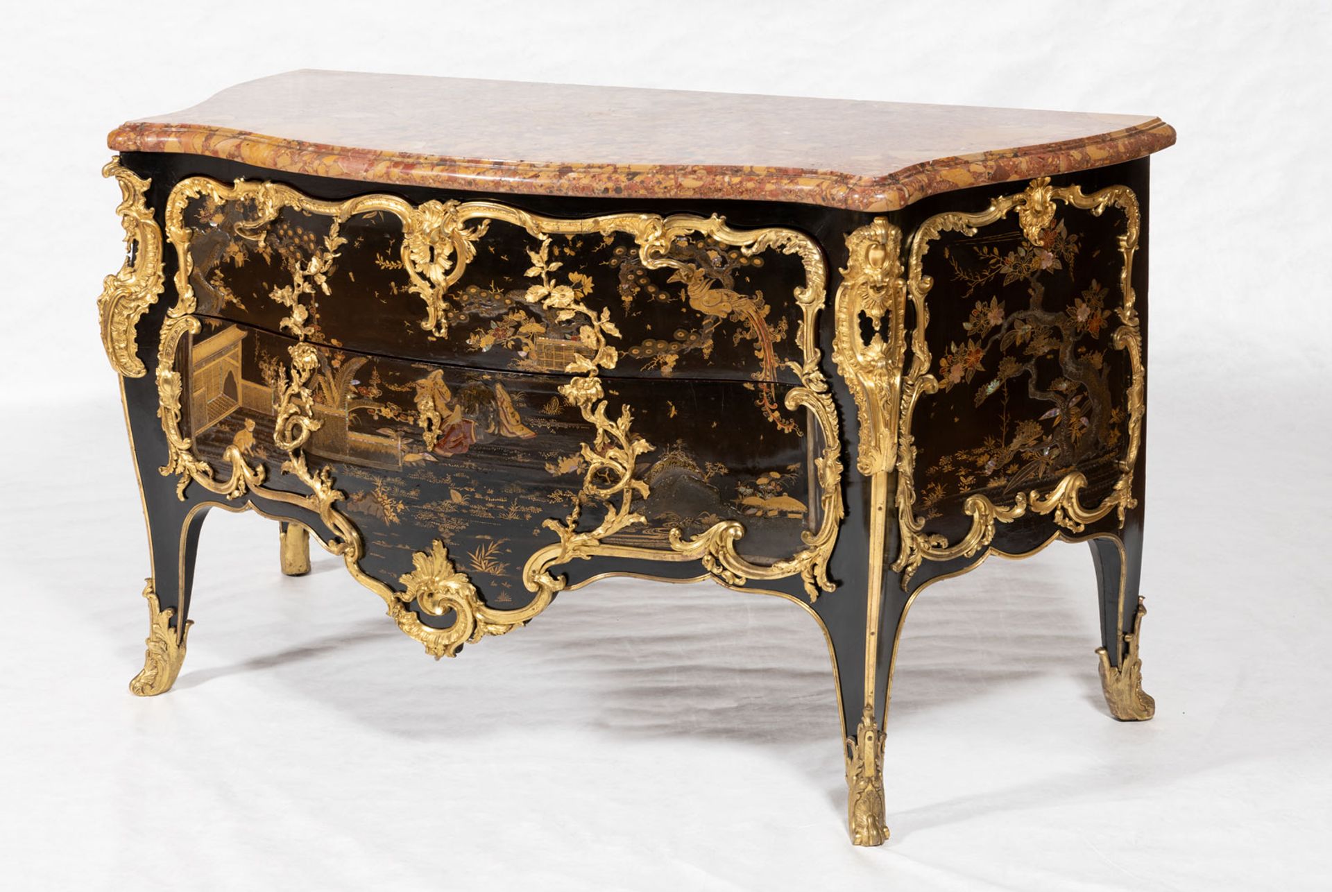 The black-lacquered commode by Bernard II van Risenburgh was commissioned in 1744 for Louis XV's stepdaughter © EPV / Christophe Fouin
