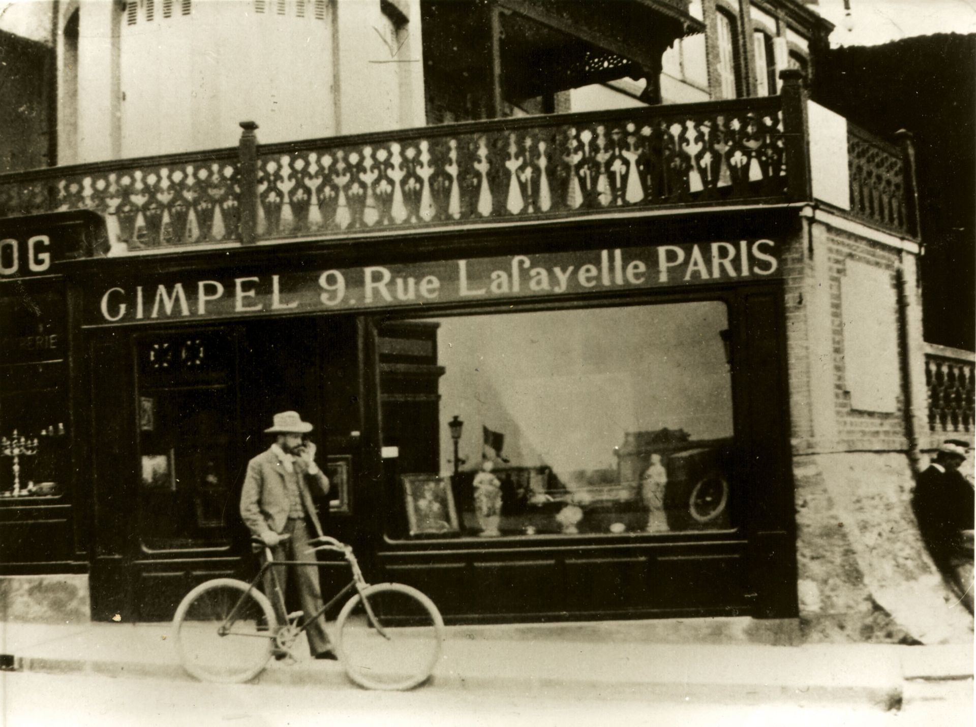 The Gimpel Gallery in Trouville-sur-Mer, Calvados, around 1900 Gimpel family archives/Archives of American Art; Smithsonian Institution