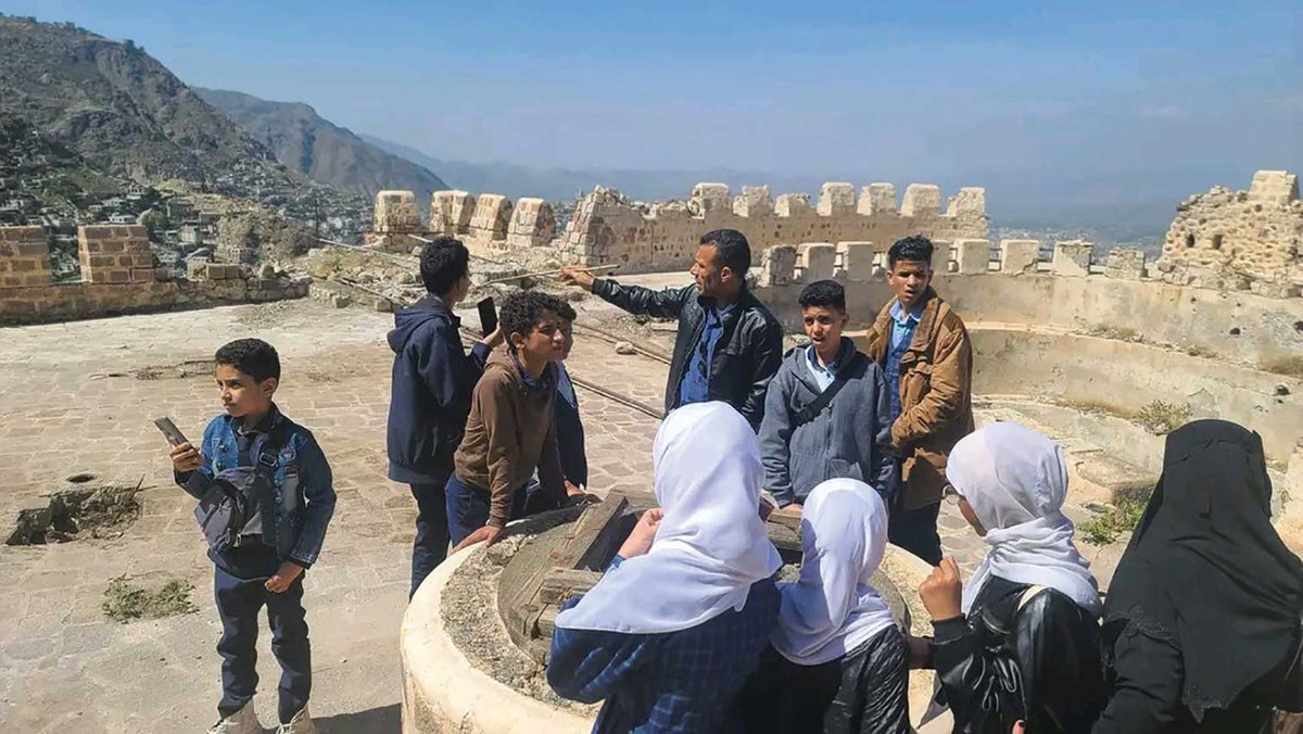 Children from the city of Taiz learn about their country’s heritage at Al Qahira castle
Courtesy Heritage for Peace