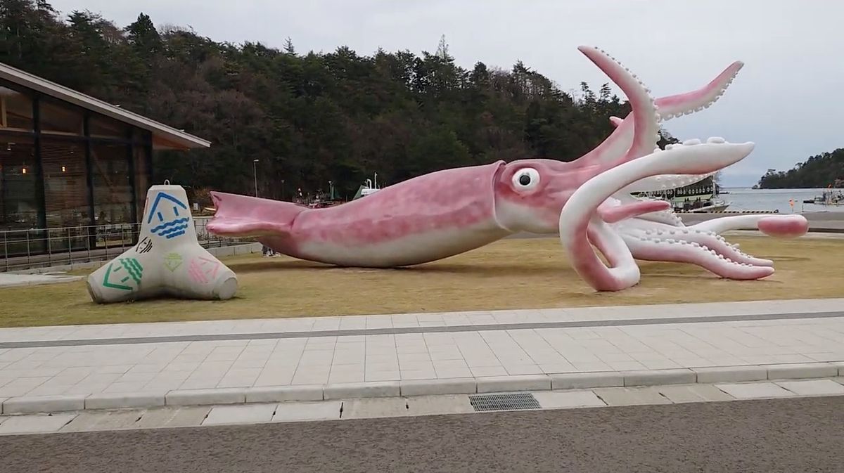 A giant squid statue built using coronavirus funds in Noto, Ishikawa prefecture, Japan Courtesy of Youtube @TheTonarinopoti via REUTERS
