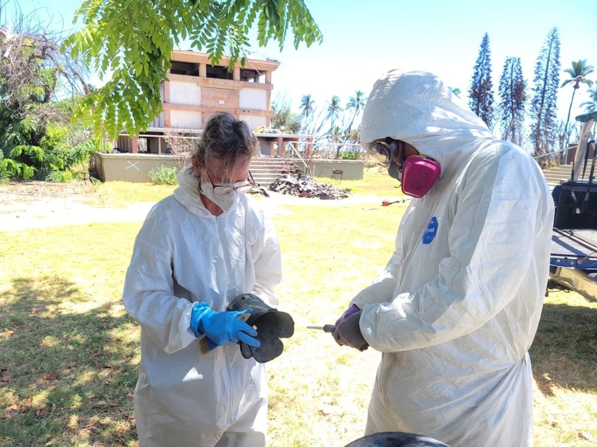 National Heritage Responder Malia Van Heukelem works with John Hara of the Lāhainā Jodo Mission in 2024 Courtesy the Foundation for Advancement in Conservation