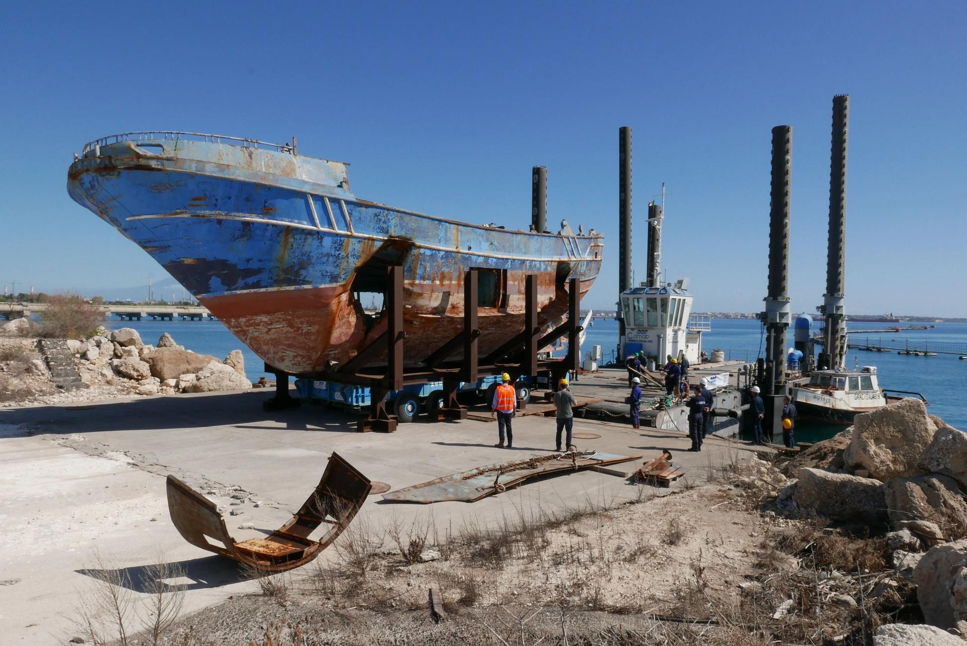 The shipwreck being transported from the Pontile Marina Militare di Melilli (NATO) to the Arsenale in Venice Courtesy of Barca Nostra
