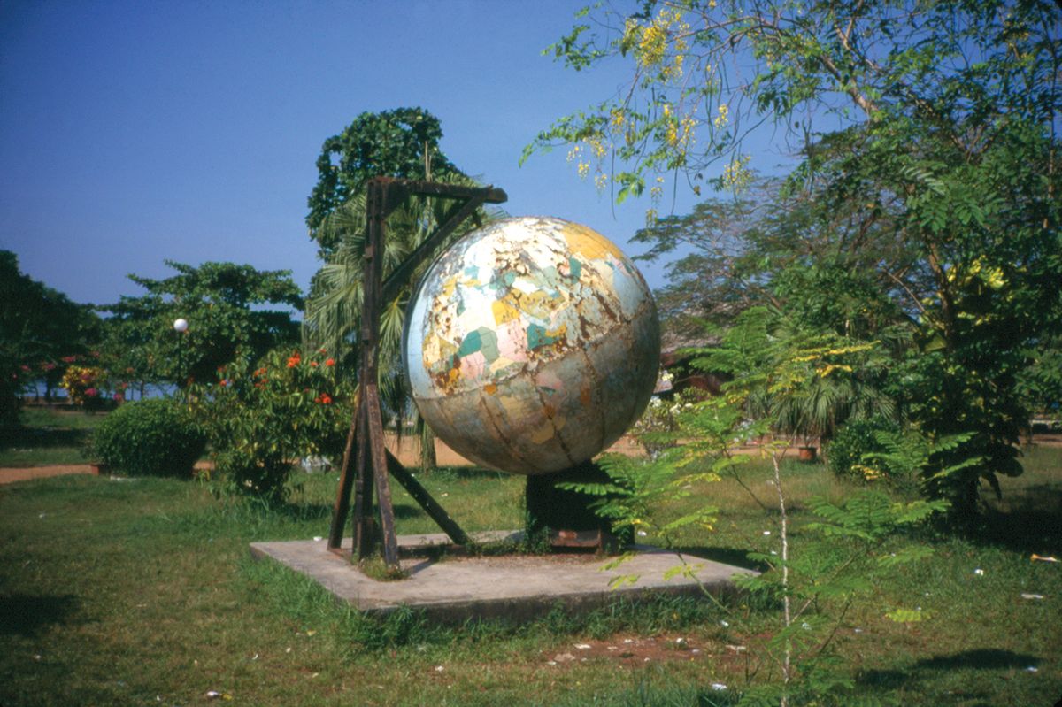 Orozco’s sculptures include El jardín del mundo (1998, above); the elements of air, earth and water are visible throughout his “polytechnic” work Courtesy of the artist and Marian Goodman Gallery, New York/Paris/Los Angeles