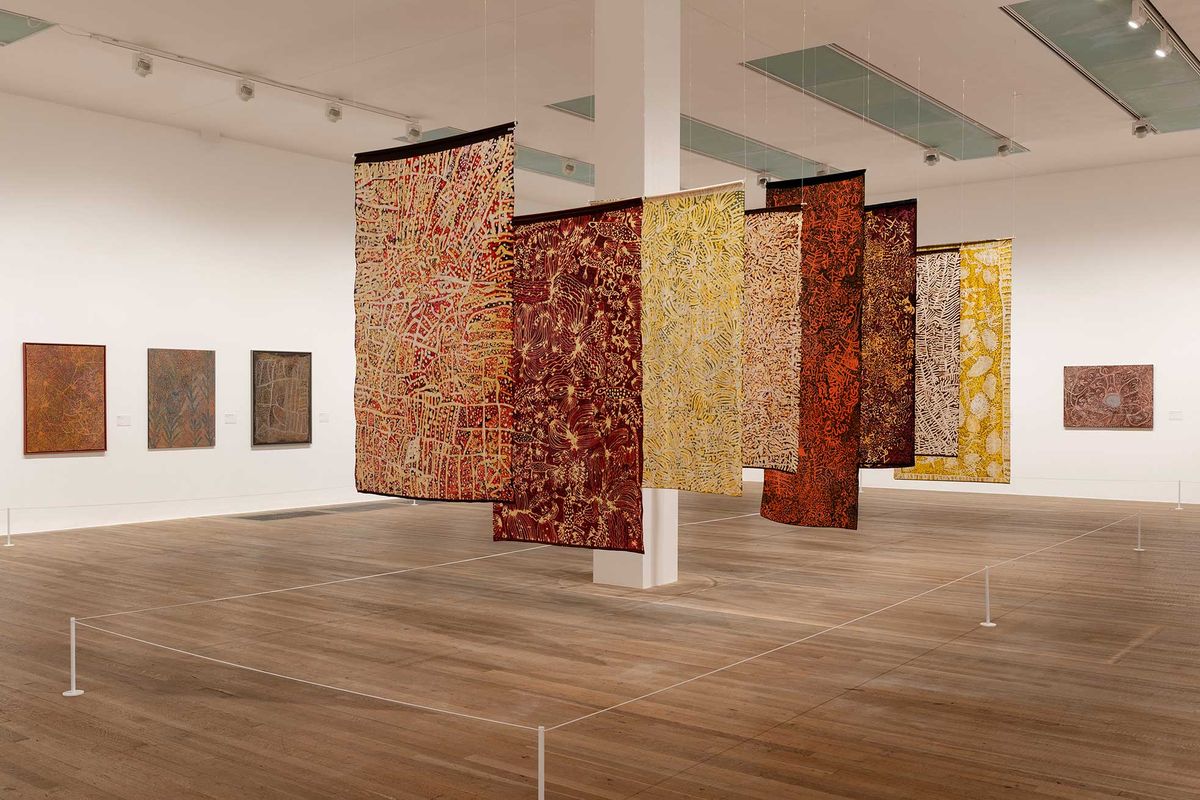 Installation view of the Emily Kam Kngwarray exhibition at Tate Modern, London, on show until 11 January 2026

© Emily Kam Kngwarray/Copyright Agency. Licensed by DACS 2025. Photo © Tate (Kathleen Arundell)