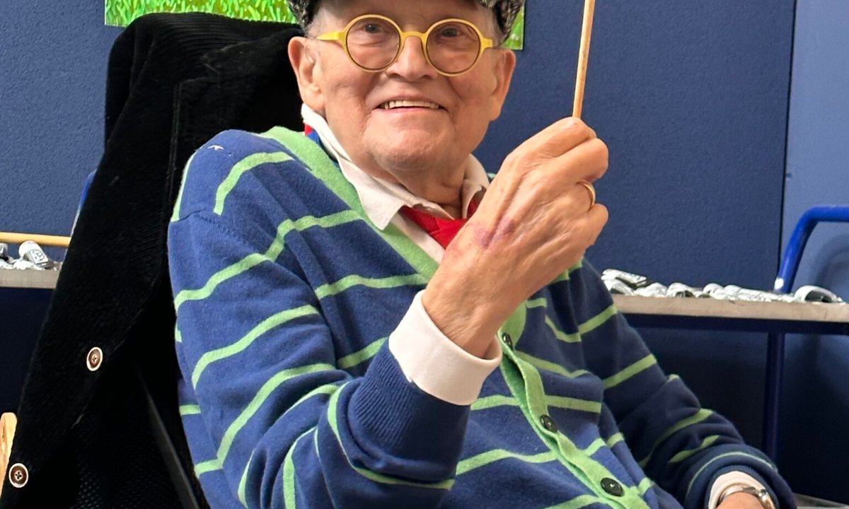 Happy birthday Hockney: late British artist’s 89th marked with special London screening – The Art Newspaper Happy birthday Hockney: late British artist’s 89th marked with special London screening – The Art Newspaper