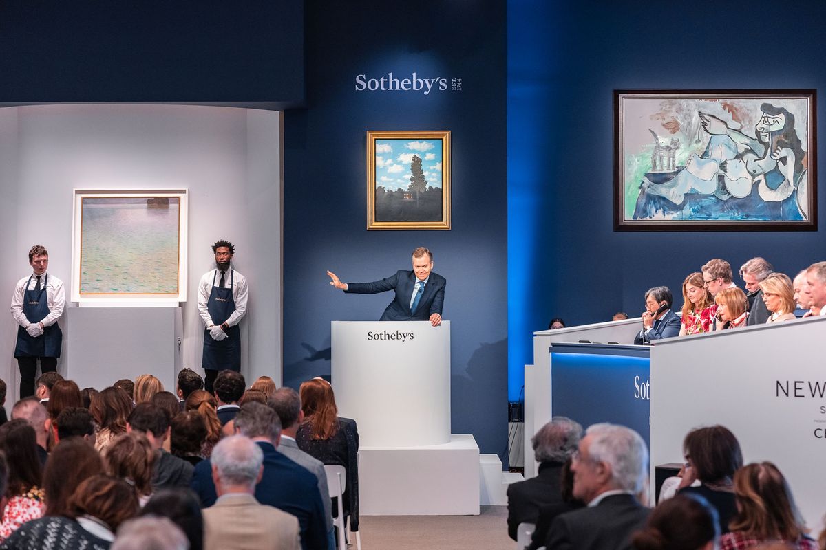 Sotheby's auctioneer Oliver Barker fields bids for Gustav Klimt's Insel im Attersee (Island in the Attersee) (1901-02) in New York on 16 May 2023 Courtesy Sotheby's