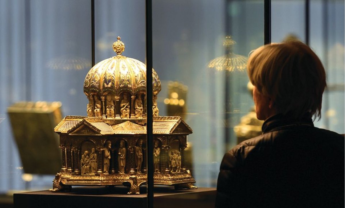 This cupola reliquary is part of the Guelph Treasure, displayed at the Kunstgewerbemuseum (Museum of Decorative Arts) in Berlin Photo: AFP Photo/Tobias Schwarz