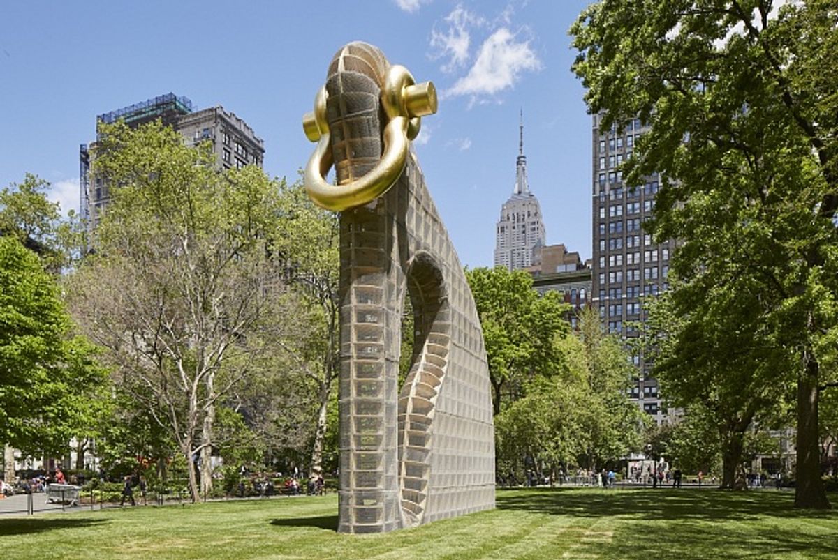 Martin Puryear, Big Bling (2016), installation view in Madison Square Park, New York Collection of the artist, courtesy of Matthew Marks Gallery. © Martin Puryear. Photo: Yasunori Matsui