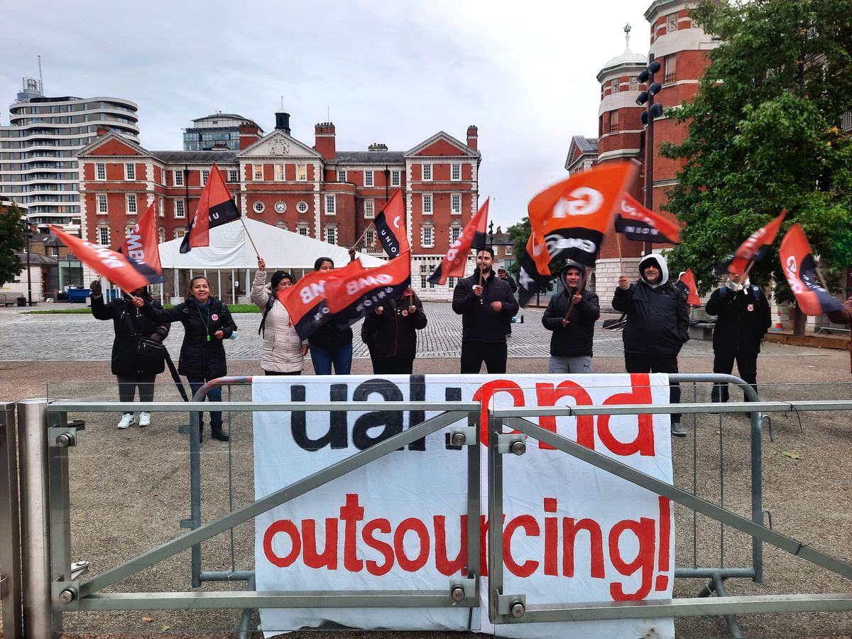 UAL End Outsourcing Strike
Photo: UAL End Outsourcing (2021)
