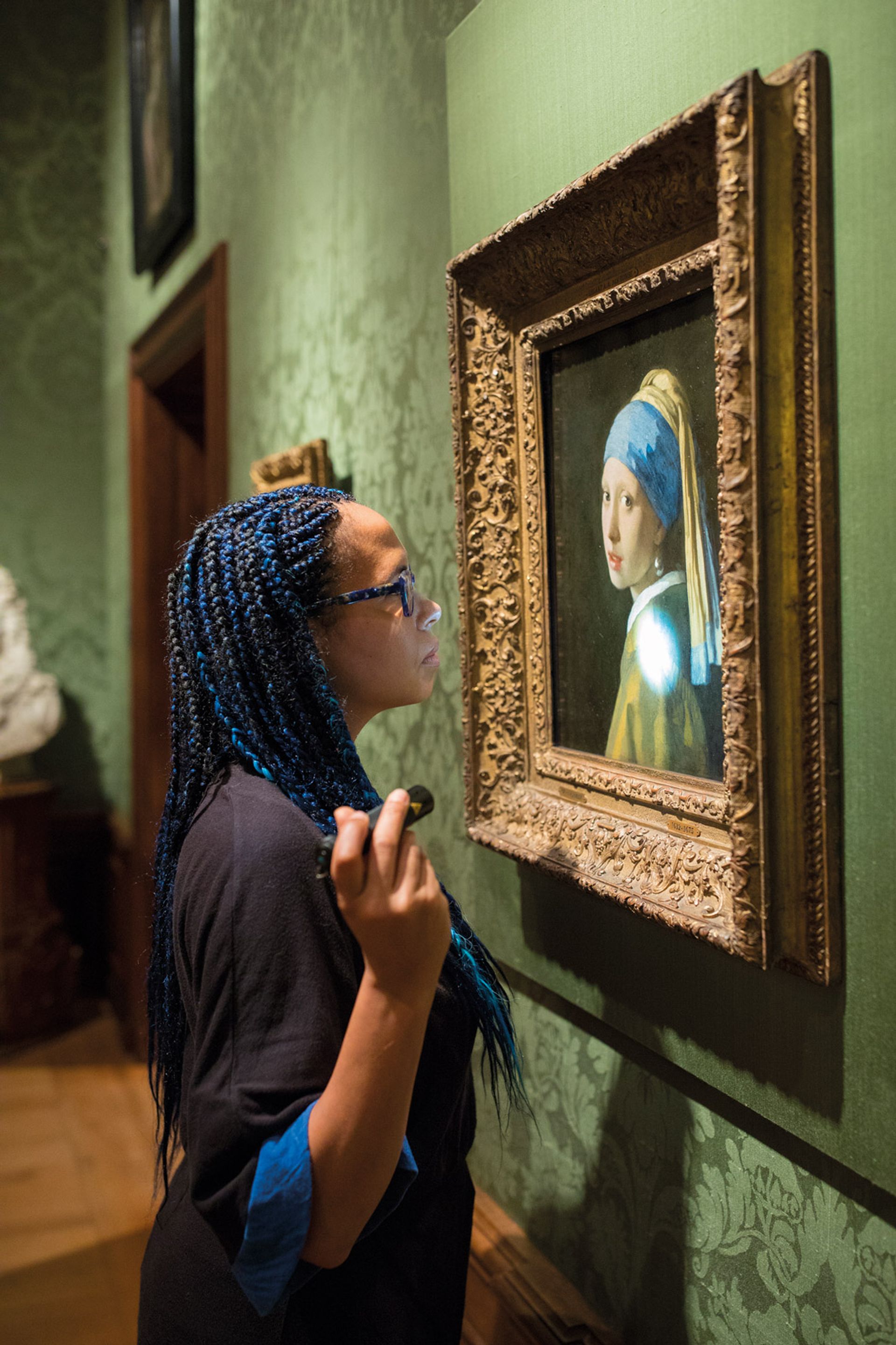 Vermeer’s Girl with a Pearl Earring underwent a very public analysis © Ivo Hoekstra; courtesy of the Mauritshuis, The Hague