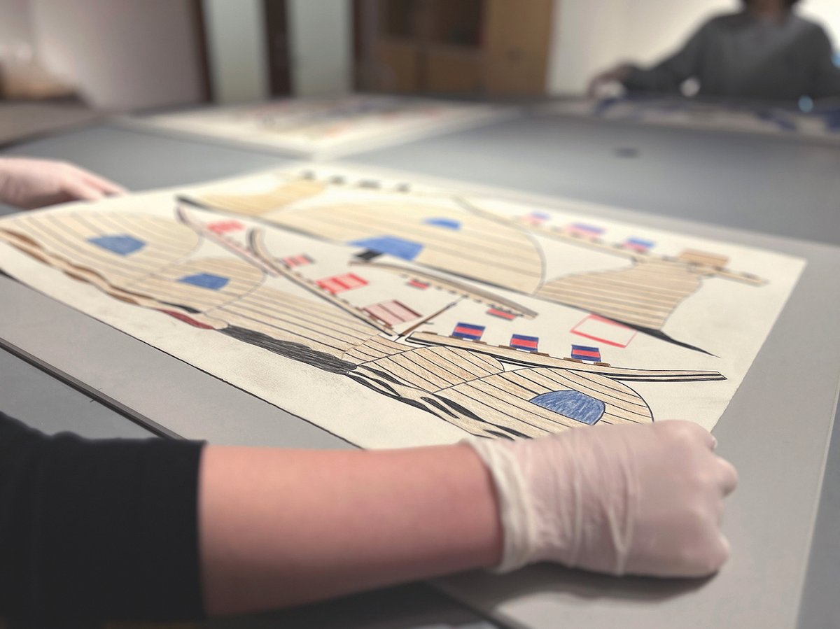 Workers in Burtynsky’s Toronto studio use the customised scanning system known as ARKIV360 to process Inuit drawings at a rate of as many as 900 works in a day. The scanned images are being made available online for free
Photo © Alanna Joanne Smith