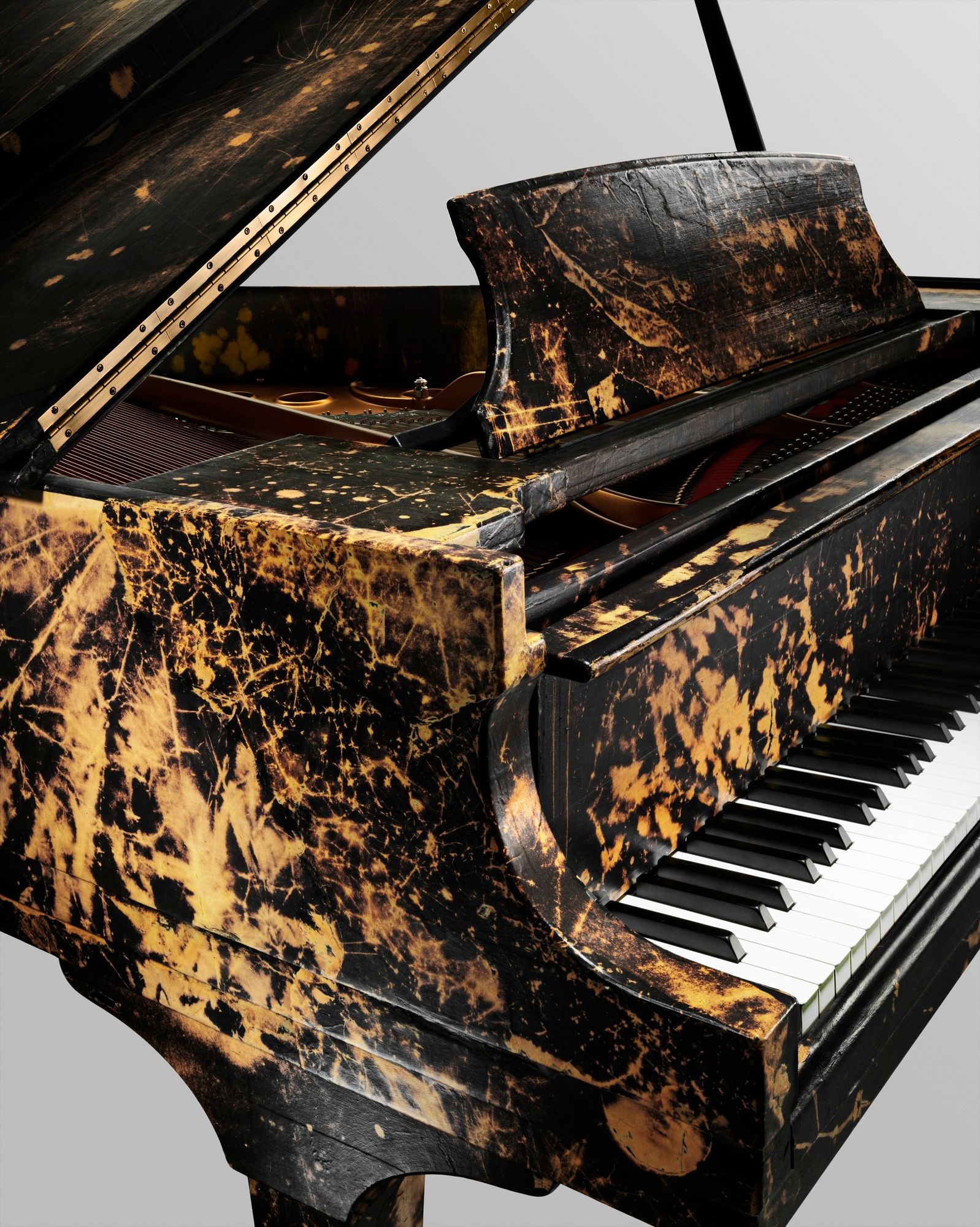 Steinway združuje vizualne umetnike inSteinway združuje vizualne umetnike in  