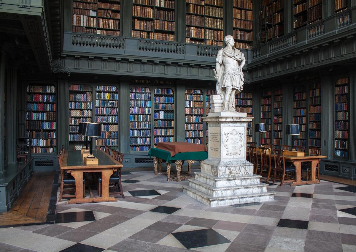 A statue of Christopher Codrington by Henry Cheere is located in the library at All Souls in Oxford