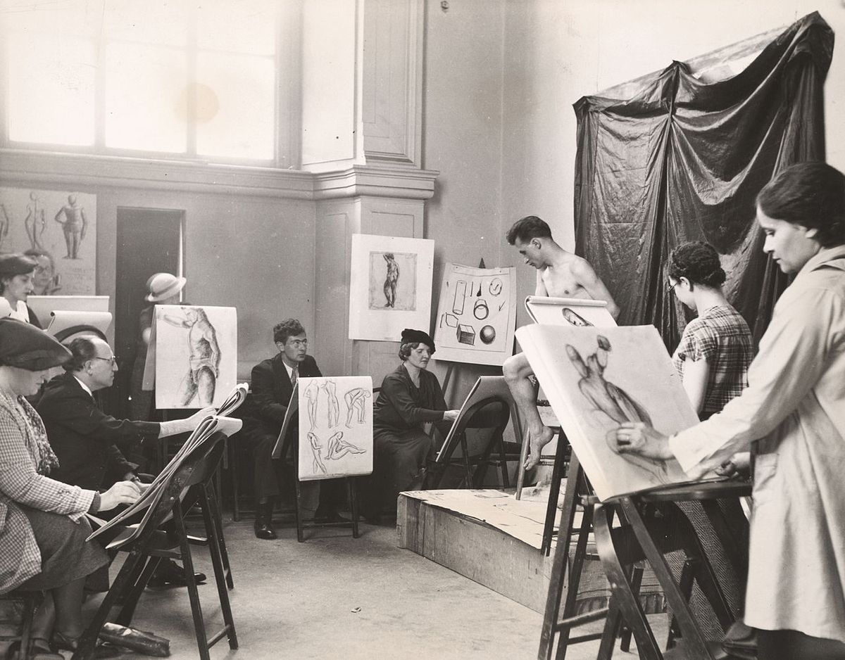 A life class for adults at the Brooklyn Museum, under the auspice of the New York City WPA Art Project Courtesy of the Archives of American Art, Smithsonian Institution, Washington, DC