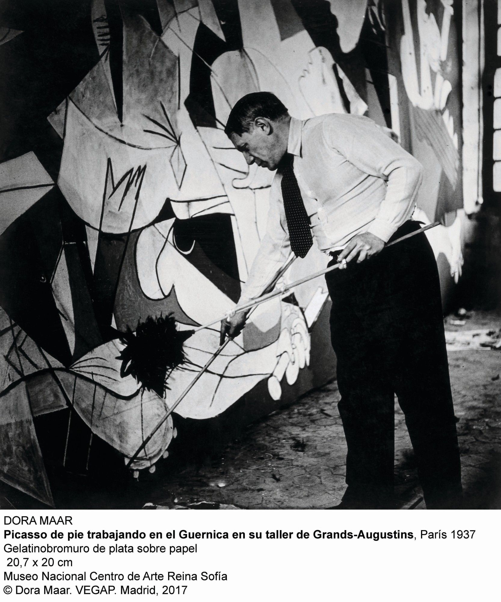 Death destruction and deity painting Guernica