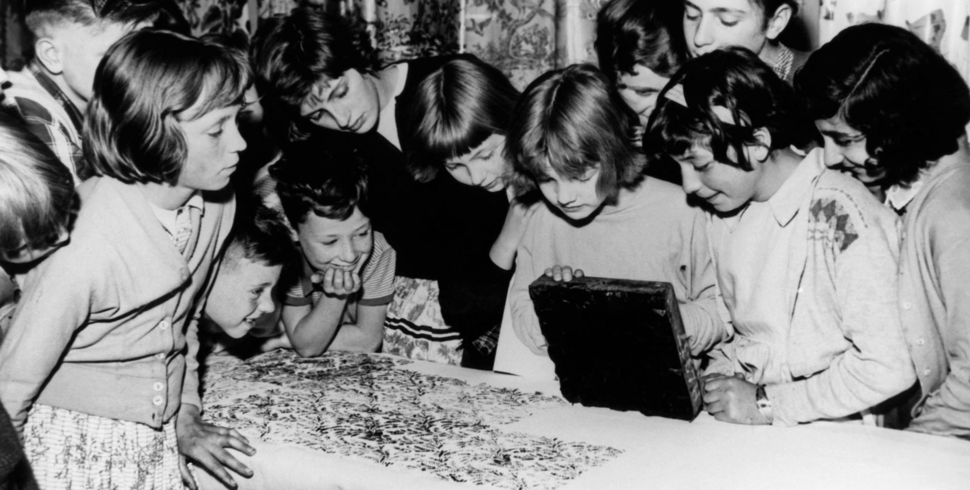 Children learning at the Geffrye Museum in London, around 1940 Courtesy of the Museum of the Home