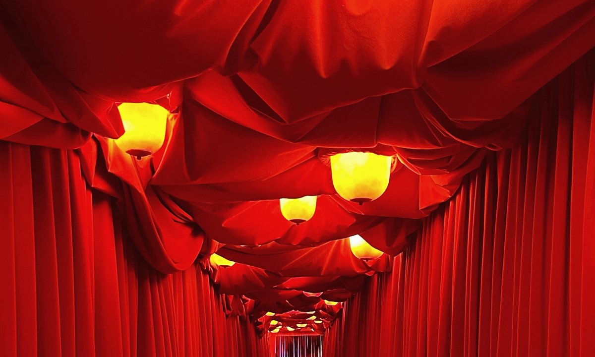 Breasts, Mark Bradford and a bowl of berries