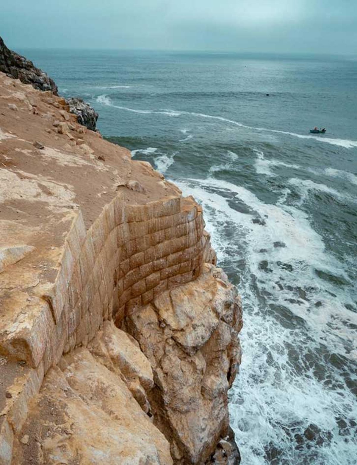 El Huarco’s cliff structures, made by the Inca in the 15th century, were designed to be seen from the sea Rocío Villar Astigueta/Ministerio de Cultura de Perú