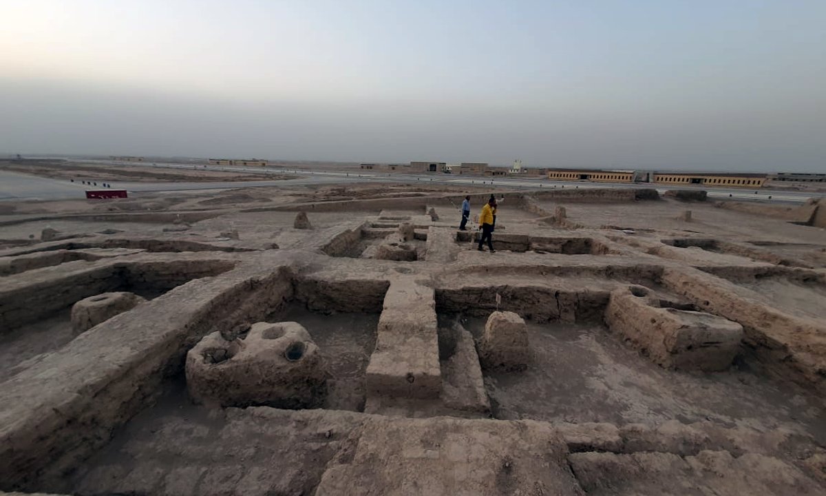 Archaeologists uncover ancient city and hundreds of artefacts close to Baghdad
