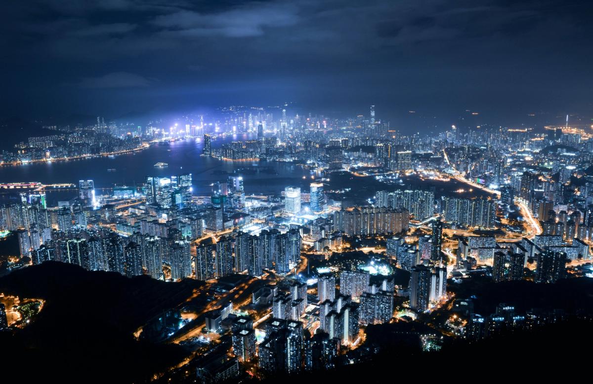 Hong Kong by night Photo: Andrew Wulf via Unsplash