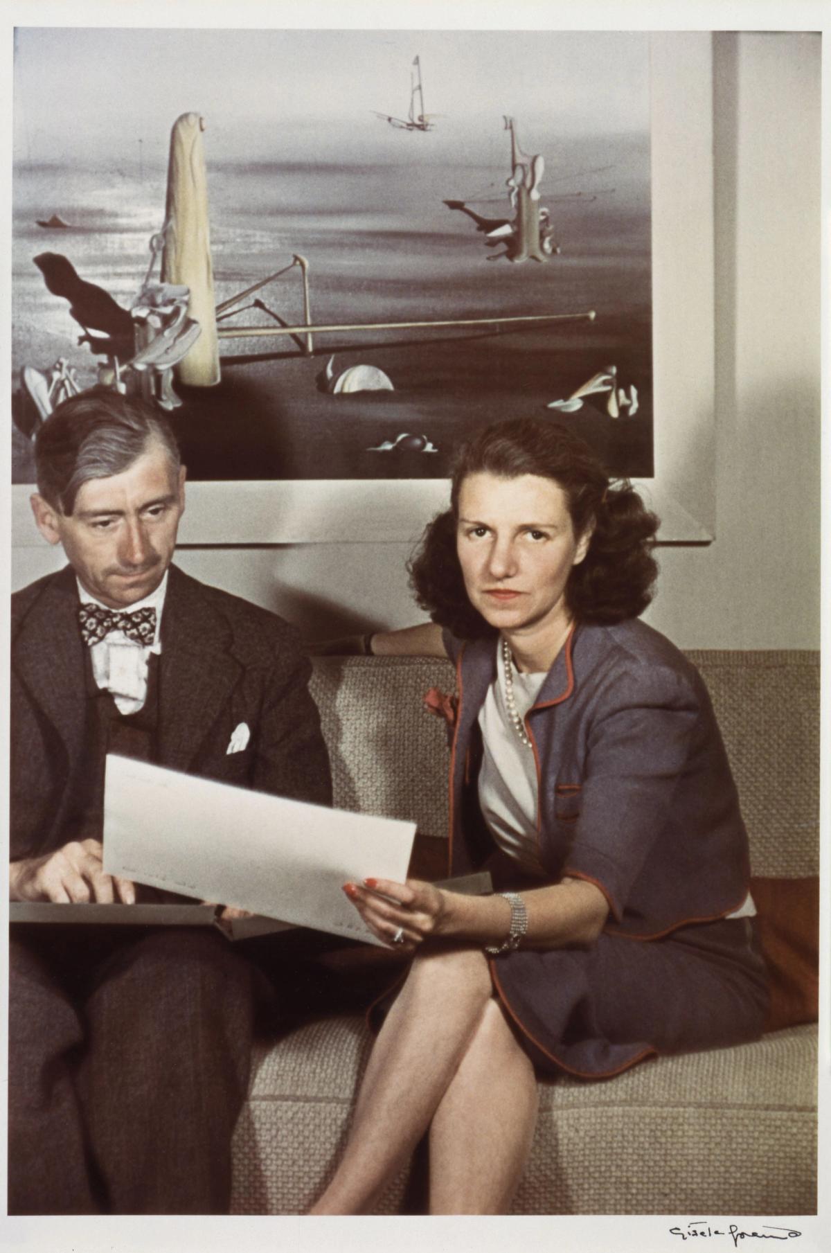 Herbert Read and Peggy Guggenheim, photographed by Gisèle Freund in 1939 © Peggy Guggenheim Collection Archives, Venice