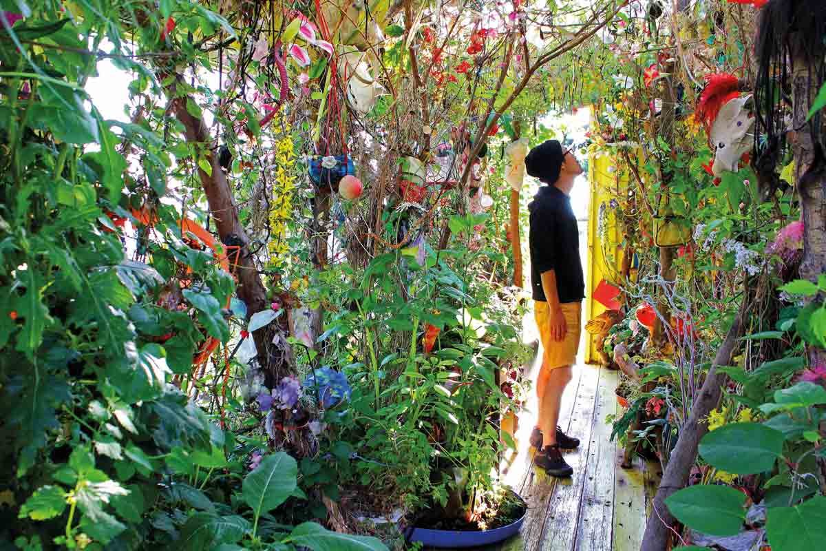 Gerda Steiner and Jorg Lenzlinger’s installation Les Envahisseurs (2004) is being restaged as part of the show Gerda Steiner and Jorg Lenzlinger, 2018