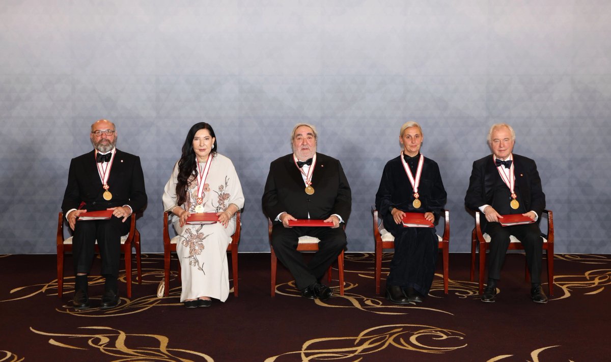 36th Praemium Imperiale Laureates. Left to right: Peter Doig, Marina Abramović, Eduardo Souto de Moura, Anne Teresa De Keersmaeker, and András Schiff
© The Japan Art Association - The Sankei Shimbun