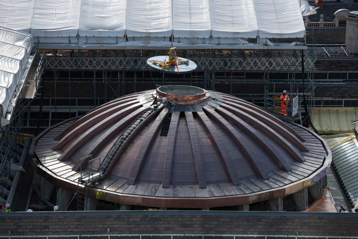 The oculus of the General Market building, a space that will hold the new museum’s permanent galleries, being installed

© London Museum