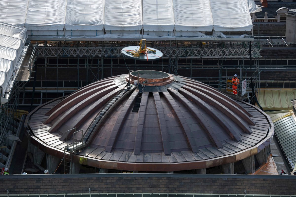 The oculus of the General Market building, a space that will hold the new museum’s permanent galleries, being installed
© London Museum