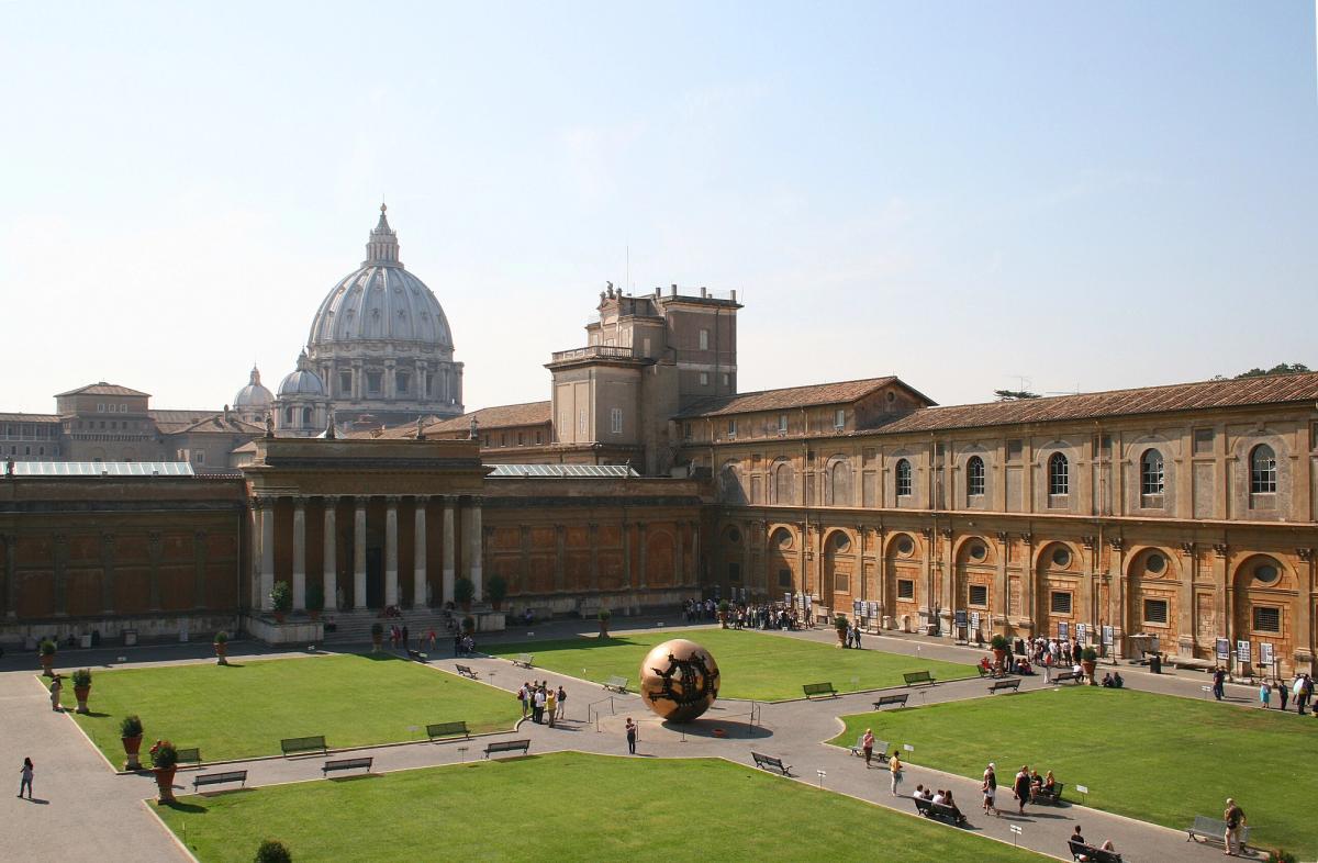 An exterior view of the Vatican Museums complex Photo by Jean-Pol GRANDMONT, via Wikimedia Commons