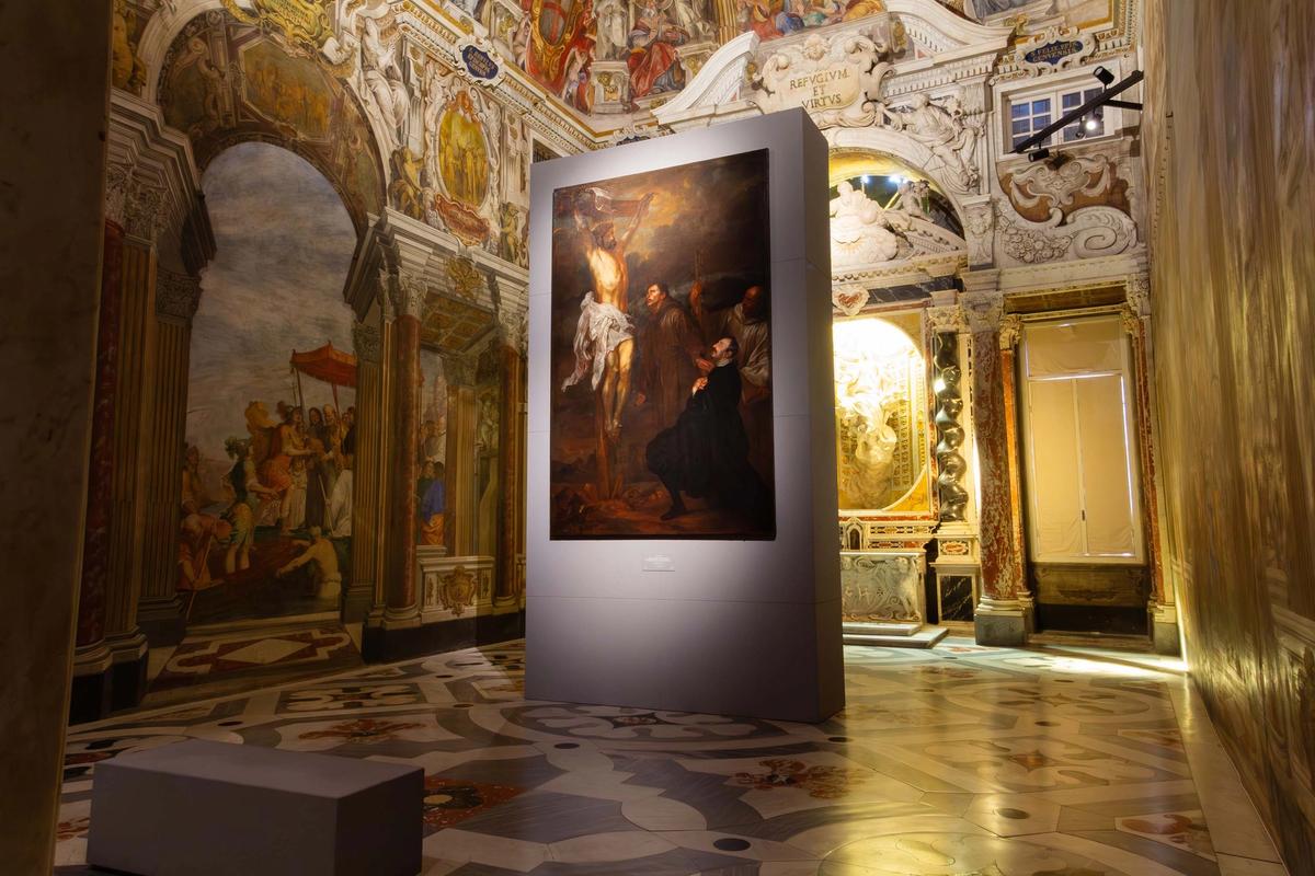 “The exhibition winds down in a stunning installation”: Anthony van Dyck’s Francesco Orero Presented to the Dying Christ by Saint Francis of Assisi and Saint Bernard of Clairvaux is being exhibited in the Doge’s Chapel Palazzo Ducale Fondazione per la Cultura/Drin Photo