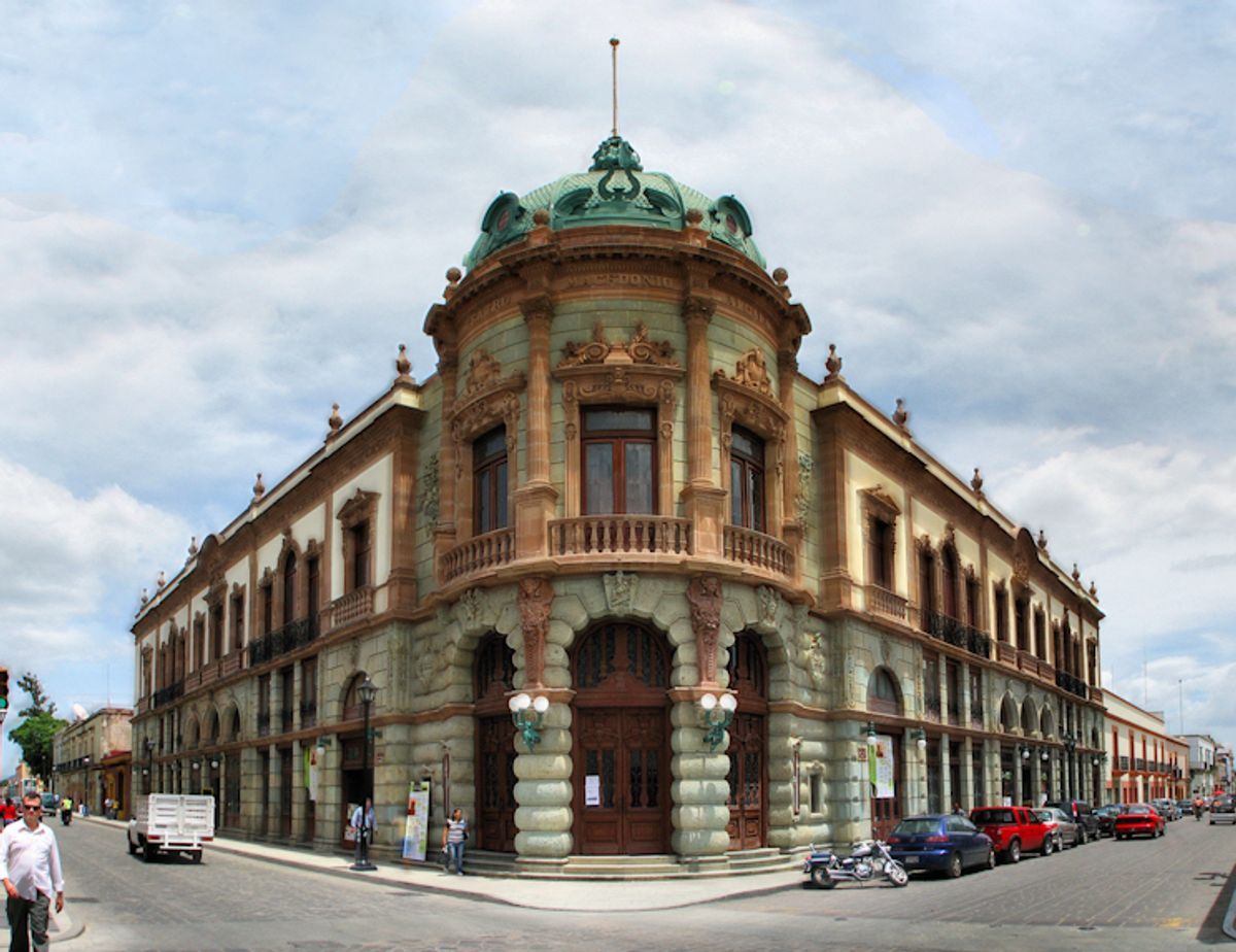 Oaxaca’s Teatro Macedonio Alcalá is a prime example of the local use of green tuff Photo: Nsaum75, via Wikimedia Commons