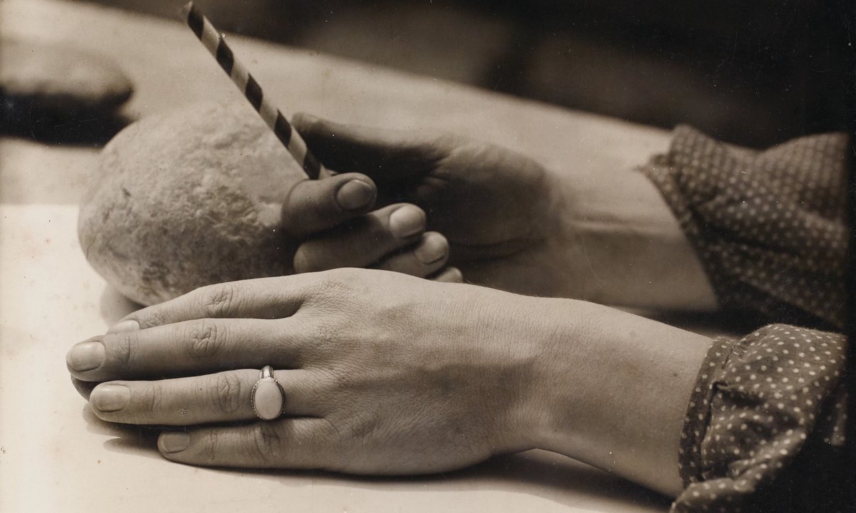 Photographs of Barbara Hepworth and Ben Nicholson’s shared studio go on show in London – The Art Newspaper Photographs of Barbara Hepworth and Ben Nicholson’s shared studio go on show in London – The Art Newspaper