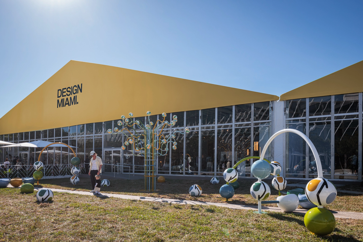 The collectible design fair has dubbed its new programme Design Miami.In Situ.
Design Miami 2024. Photo courtesy of Kris Tamburello for Design Miami