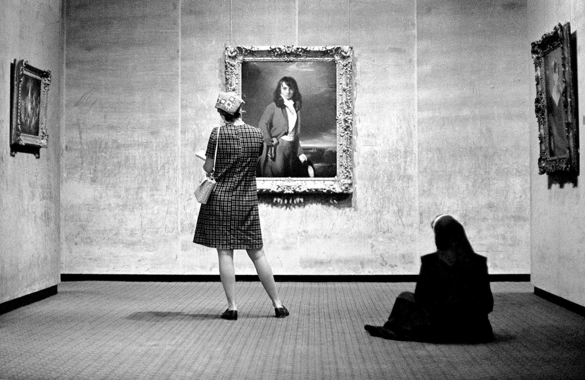 A visitor to Lacma in 1967 Photo: © Museum Associates/LACMA