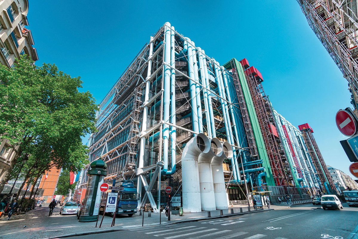A museum in turmoil: the Pompidou is due to close from 2025 until 2030. Fearing for their job security, staff have staged a series of strikes since mid-October, causing the building to close for eight days Zefart