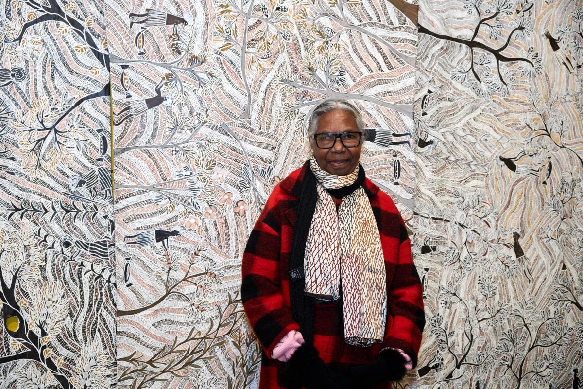 The senior Yolŋu elder and artist Yalmakany Marawili with her work in the Yolŋu power: the art of Yirrkala exhibition

© Art Gallery of New South Wales, Diana Panuccio
