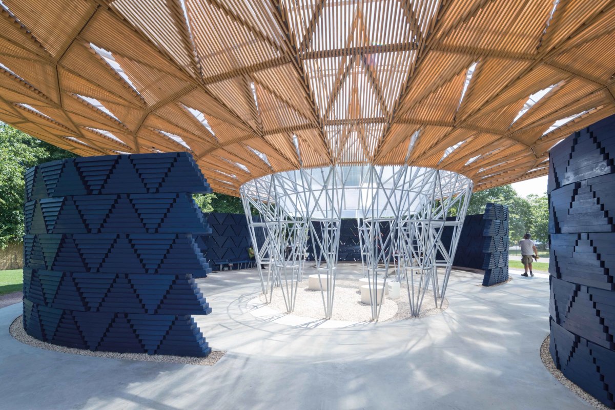 Francis Kéré's Serpentine Pavilion 2017 at the Serpentine Gallery in London (23 June-19 November 2017) Kéré Architecture, Photography © 2017 Iwan Baan