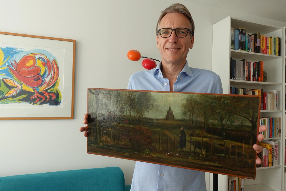 Dutch art detective Arthur Brand with Van Gogh’s The Parsonage garden at Nuenen in Spring (March 1884), 11 September 2023
Credit: Arthur Brand, Amsterdam
