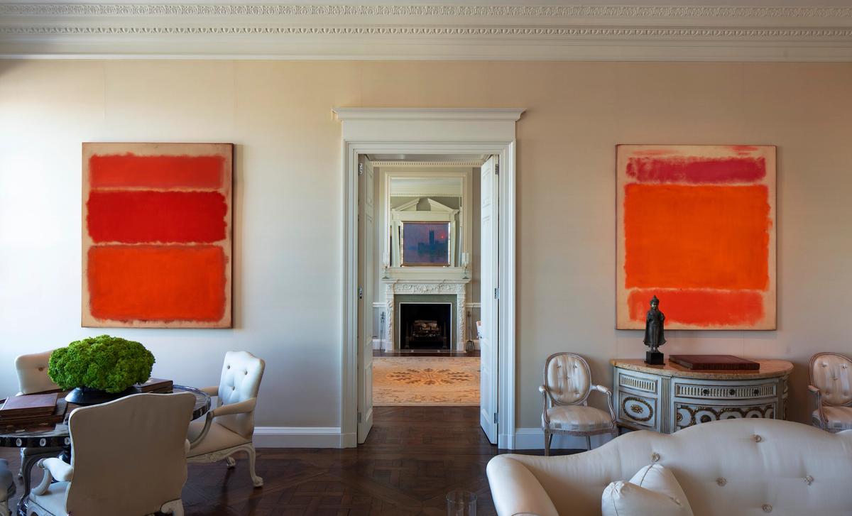 Interior of Anne H. Bass’s New York City home with, from left to right: Rothko, Untitled (Shades of Red), Monet, Le Parlement, soleil couchant, Rothko, No.1 Photo: © 2022 Visko Hatfield