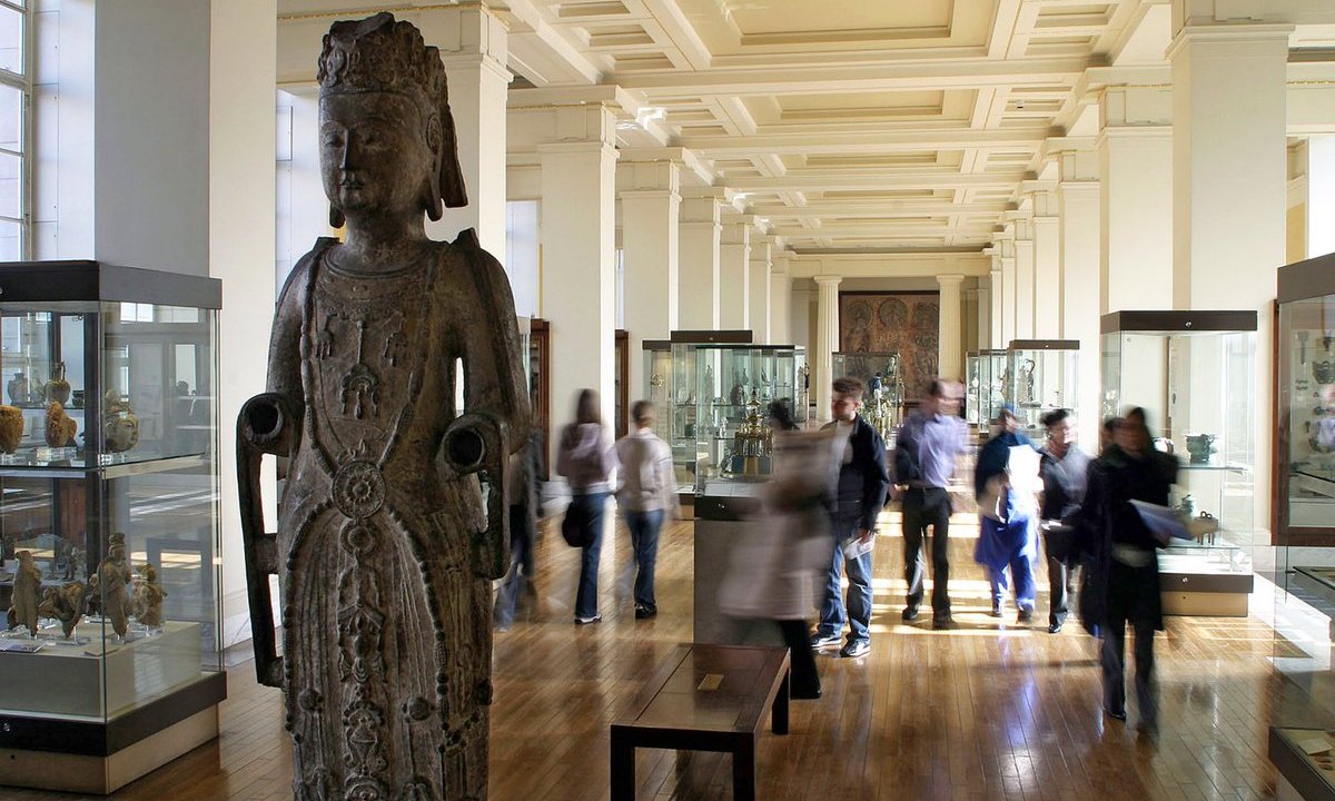 Cambodia urges UK museums to investigate and return looted treasures allegedly handled by dealer Douglas Latchford Cambodia urges UK museums to investigate and return looted treasures allegedly handled by dealer Douglas Latchford