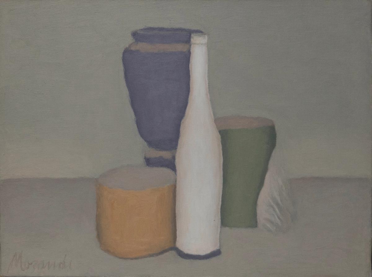 Natura morta (V. 1188) (1960), one of Morandi’s signature still-lifes of everyday objects