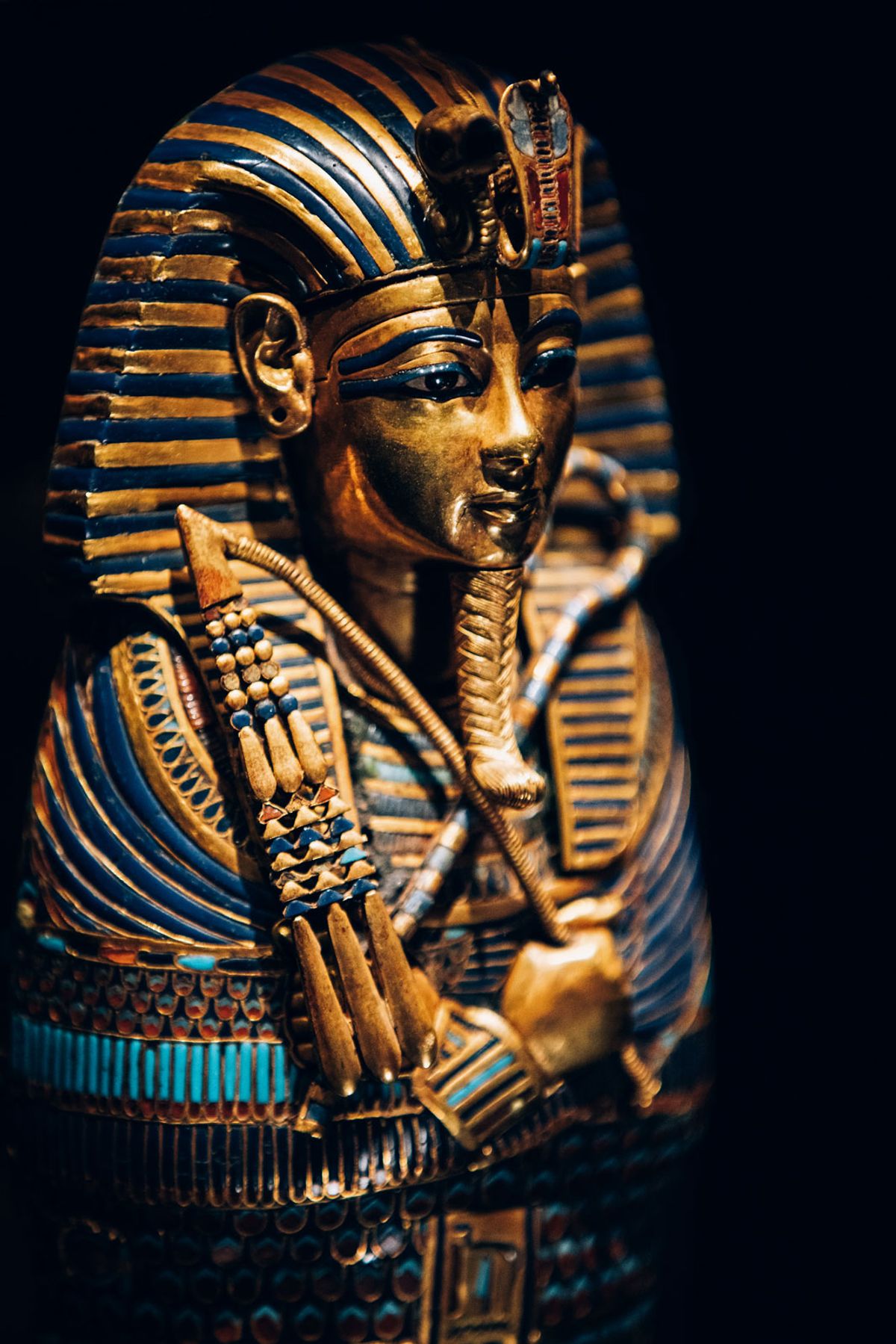 This gold inlaid Canopic coffinette of Tutankhamun dedicated to Imseti and Isis is on show at the Saatchi Gallery, London © IMG
