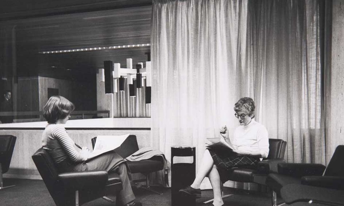 Holy smoke! London’s National Gallery used to allow visitors to spark up just metres from the art – The Art Newspaper