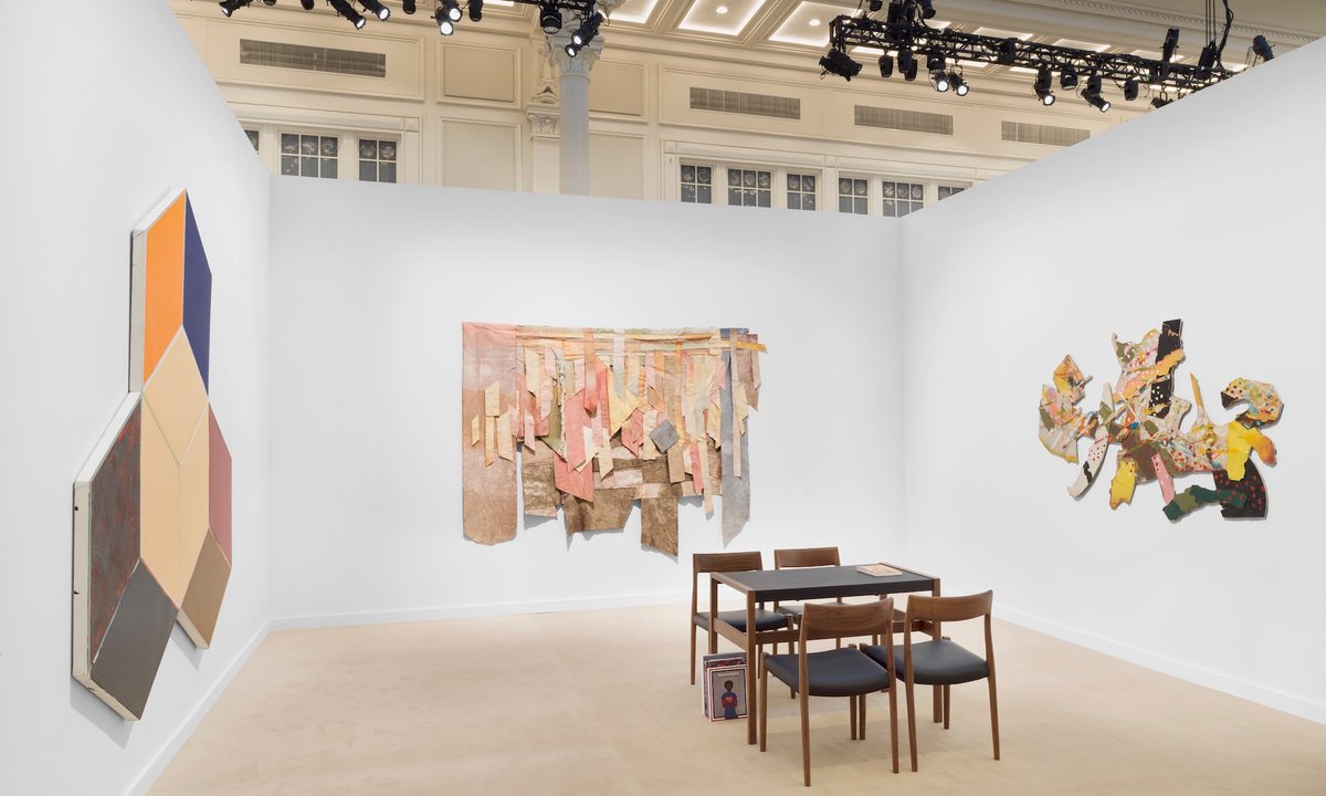 At Independent 20th Century, artists who pushed material boundaries get their dues, belatedly At Independent 20th Century, artists who pushed material boundaries get their dues, belatedly