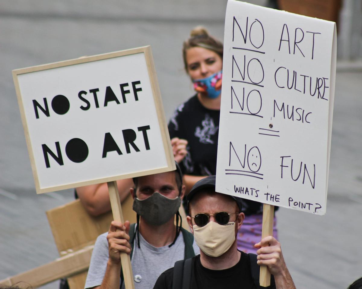 Culture workers protesting against job cuts at London's Southbank Centre on 1 August © Steve Eason/flickr