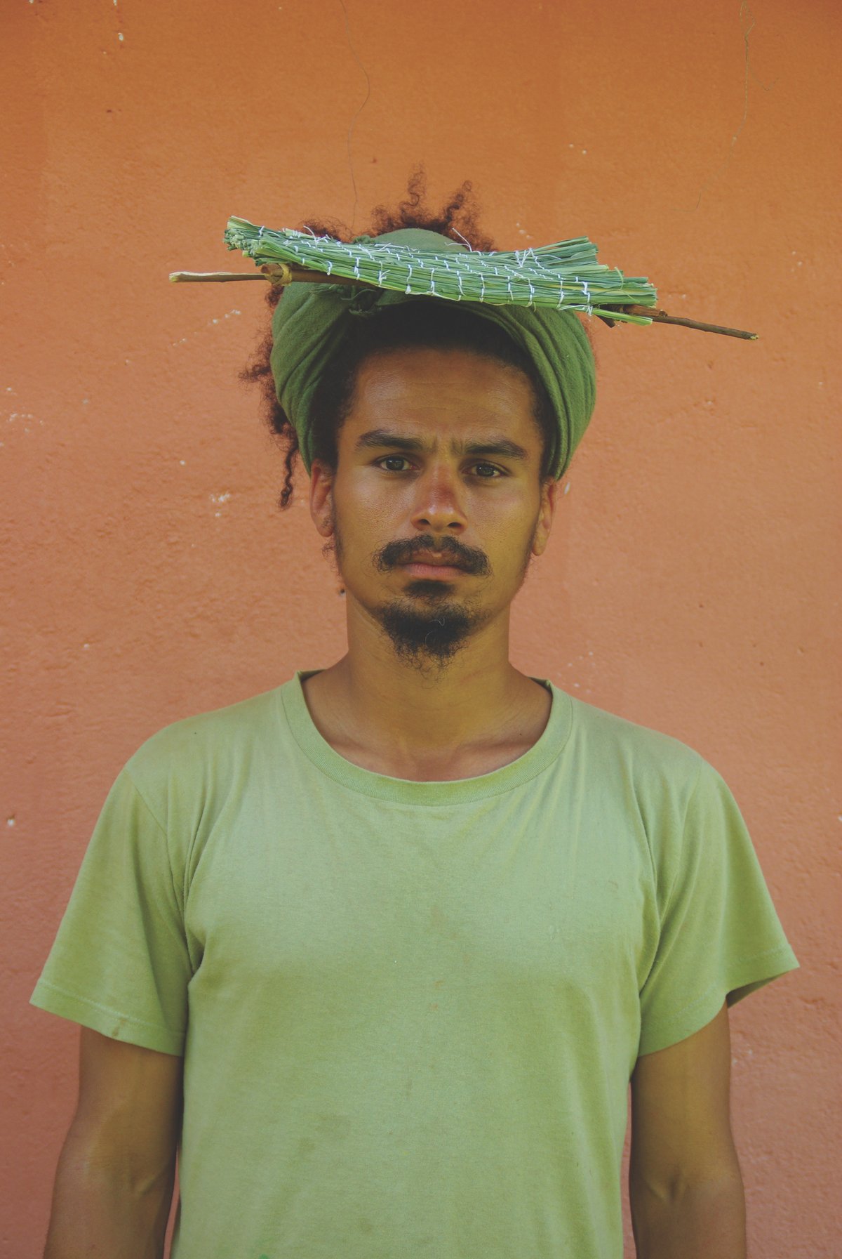 Paulo Nazareth, Sem título (Untitled), from Objeto para tampar o Sol de seus olhos, 2010 Courtesy the artist