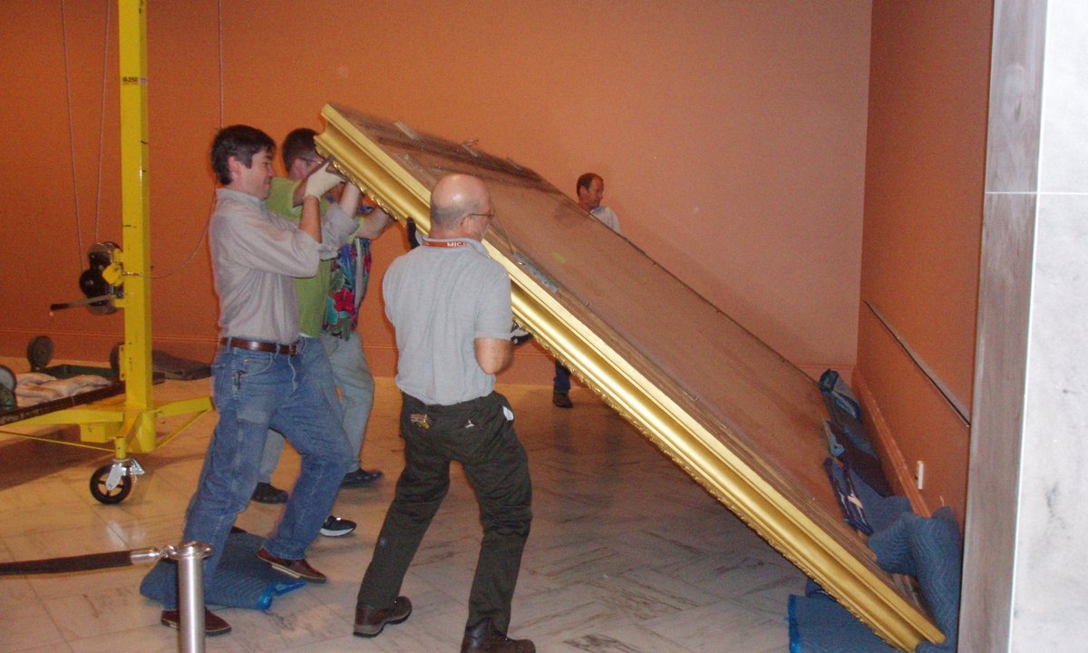 Workers at smaller museums are more satisfied than colleagues at the biggest institutions, report finds